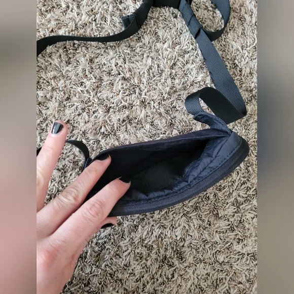 LULULEMON Mini Belt Bag - Picture 6 of 7